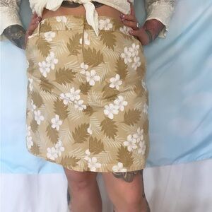 Vintage Hawaiian flower skort